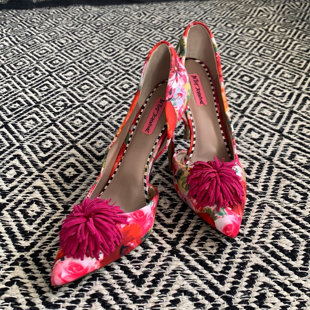 Betsey Johnson Heels/ Floral/ Size 9.5